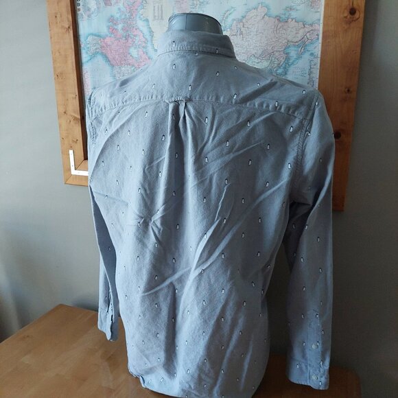 American Eagle Men's Button Down Shirt Size X-Large Grey Penguin Design - Picture 6 of 12